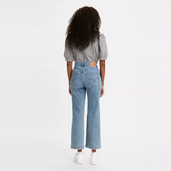 Levi’s High Waisted Crop Flare - Picture 5 of 10